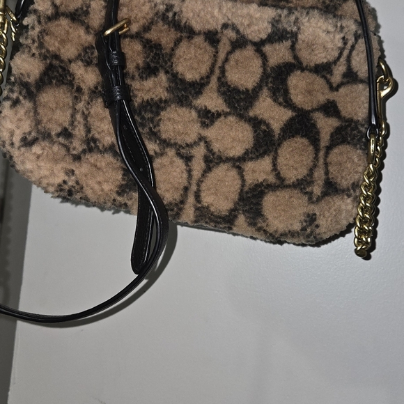 COACH X JENNIFER LOPEZ MARLIE TOP HANDLE SATCHEL IN SIGNATURE SHEARLING - Picture 3 of 4